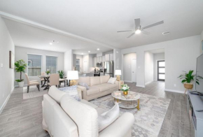 Modern and Spacious 4BR Home in Rosenberg, TX